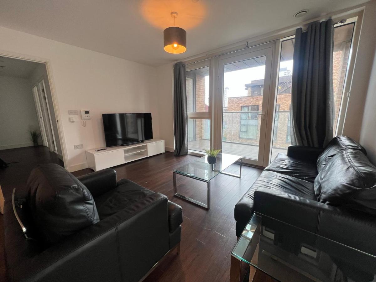 Modern 2Br 2Ba Apt Wparking Sleeps 6 Comfortably London Exterior photo